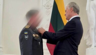 Lithuanian president decorates Ukrainian soldiers who evacuated body of fallen Lithuanian military volunteer – photos