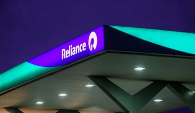 Indian oil giant Reliance seeks alternatives to Russian crude amidst EU ban – Bloomberg