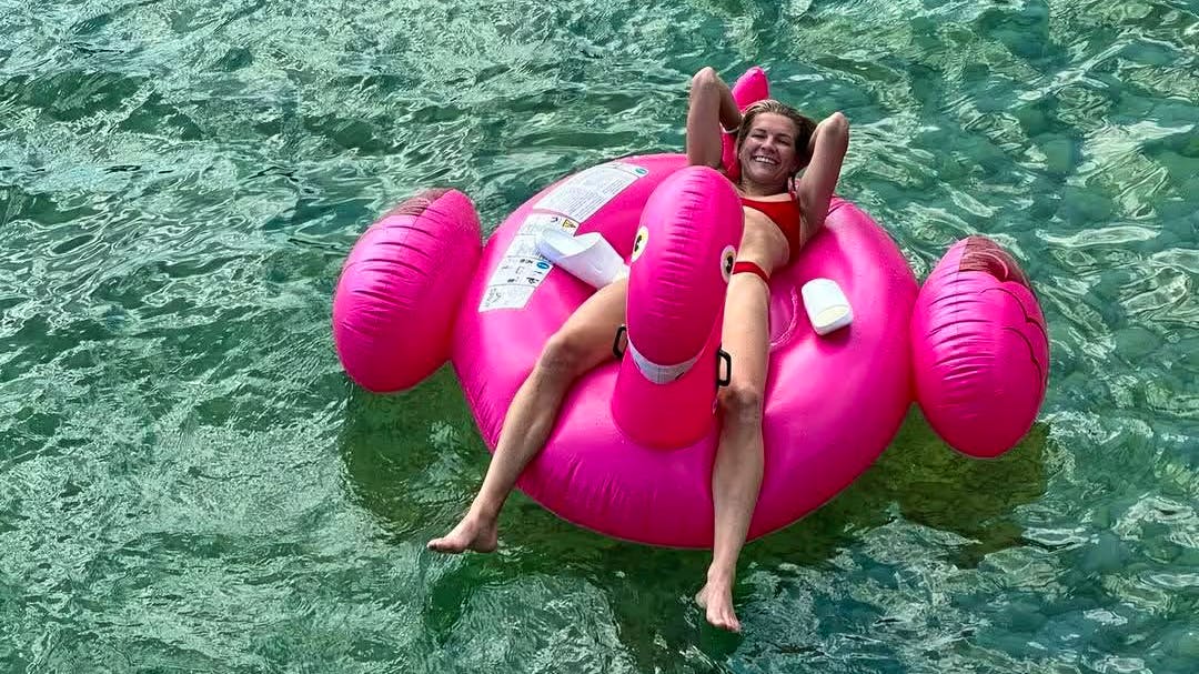 Ada Hegerberg et son flamant rose ont enflammé la Toile.