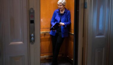 Warren wants Trump’s FTC to see if companies are using tariffs as cover for price gouging