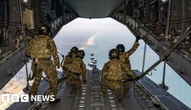Starmer suggests UK will play role in Gaza aid air drops