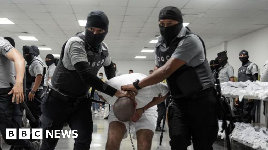 Migrants deported from US tortured in El Salvador, Venezuela says