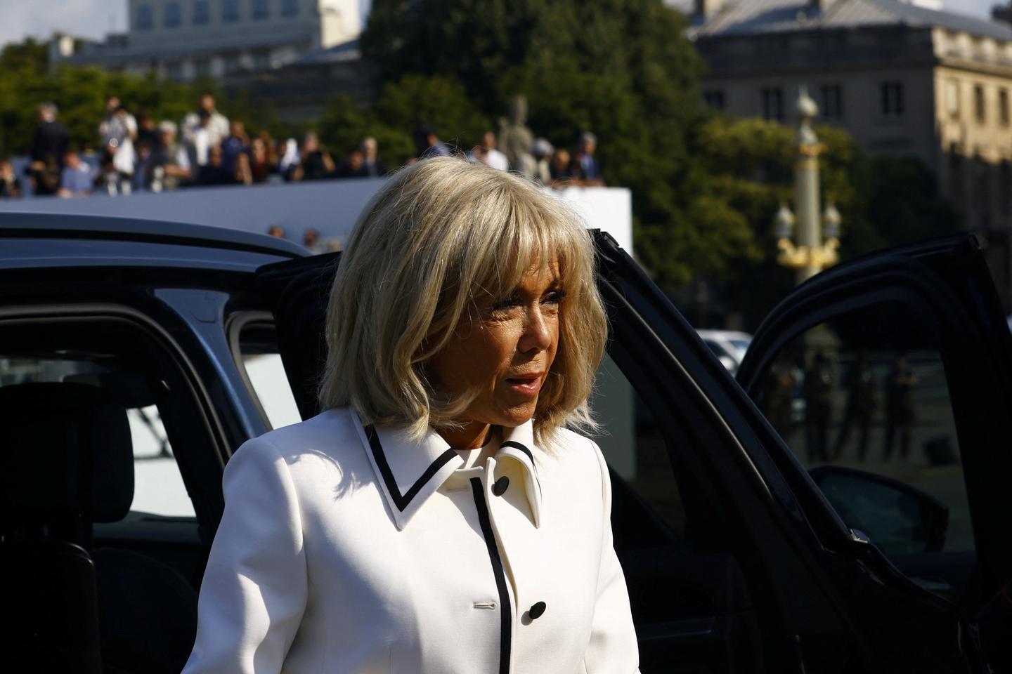 Brigitte Macron se pourvoit en cassation après la relaxe en appel de deux femmes qui avaient propagé une infox transphobe