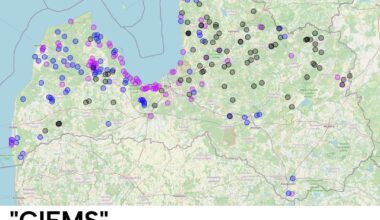 Braucu no Rīgas uz Kolku, un tur pa ceļam vieni vienīgi "ciemi". Izdomāju jāpaskatās vai man tā tikai liekas, jeb tur tik tiešām to ir vairāk kā citur. Pie reizes paskatījos arī citas apdzīvotu vietu vārdu daļas.