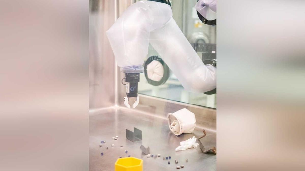 Robotic arms could aid nuclear 'glovebox' clean-up