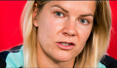 - Tror hun driter i det