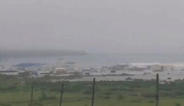 Tsunamivågor drar in över Japan och Ryssland