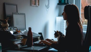El teletrabajo está de capa caída en toda España. ¿En toda? No, una aldea resiste al invasor: los funcionarios