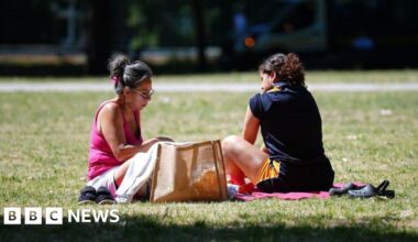 Heatwave continues across UK ahead of Monday temperature dip