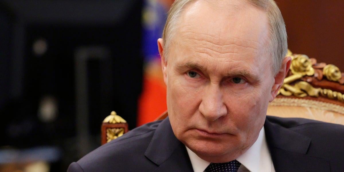 Former Russian PM Says Putin Could Be Forced To End The Ukraine War This Year