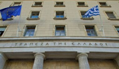Bank of Greece sees primary surplus at €4.5 bln