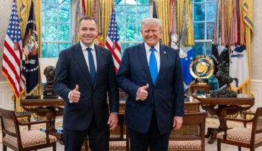 A pamiętacie jak podczas debaty Nawrocki wytykał Trzaskowskiemu, że ten ma zdjęcie z pedofilem?