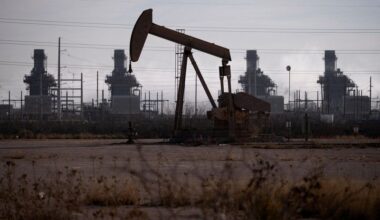 Oil prices ease from two-week highs as investors await tariff clarity