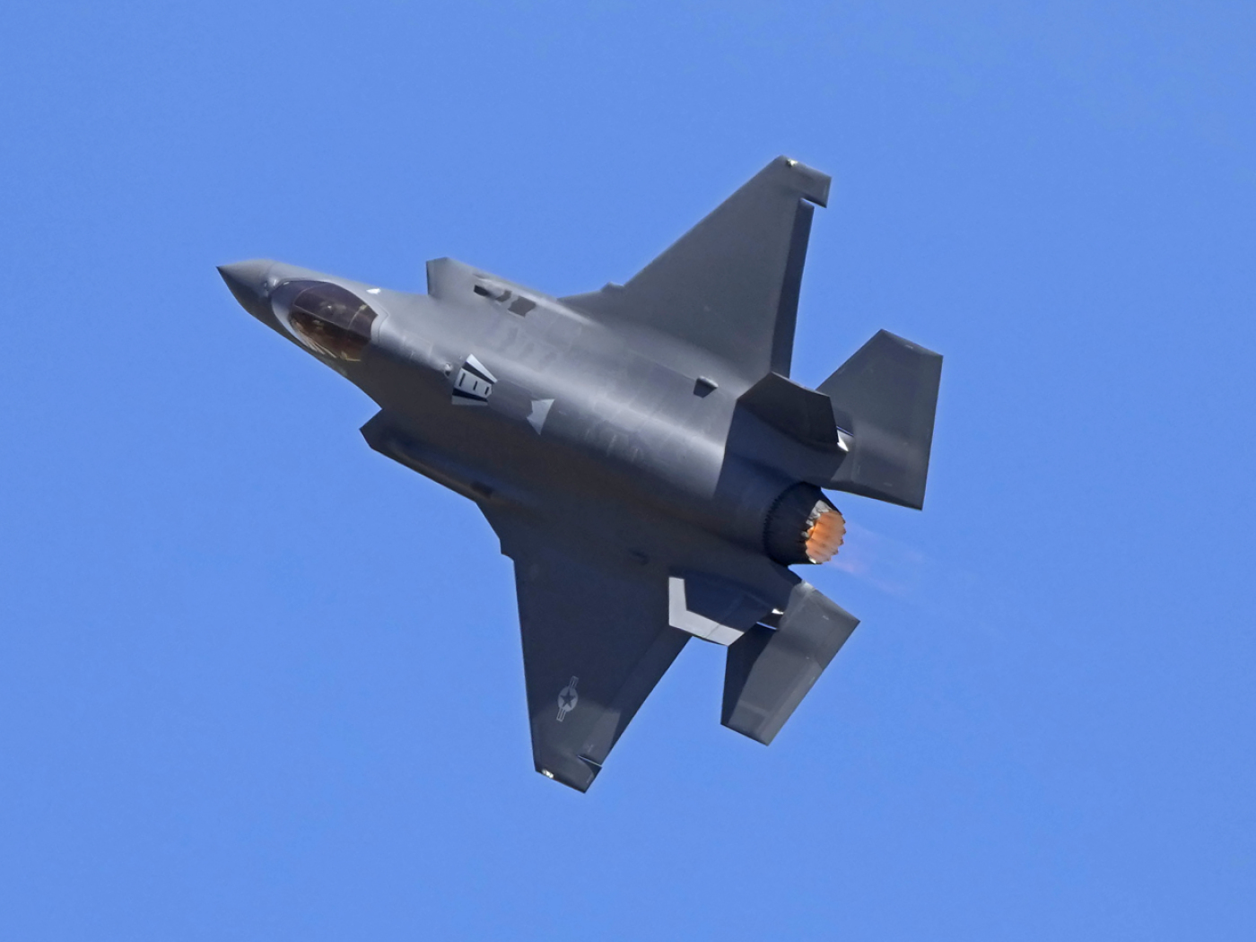 Parliamentary oversight investigates the F-35 purchase