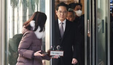 South Korea's top court clears Samsung Chairman Lee in 2015 merger case, Yonhap says
