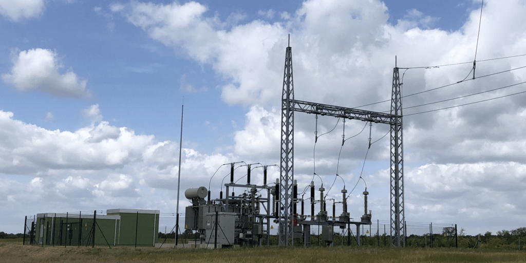 Überbauung von Netzanschlüssen mit Photovoltaik und Windkraft senkt Netzausbaukosten um jährlich bis zu 1,8 Milliarden Euro
