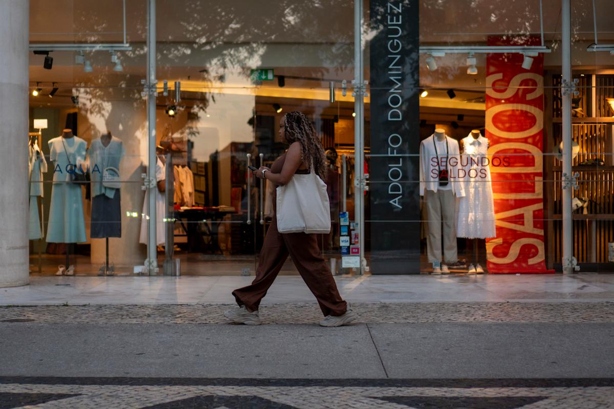 Eurozone inflation rises to 2% as expected