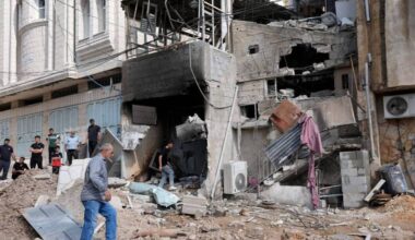 Israeli army burns Palestinians homes in Nour Shams refugee camp – Middle East Monitor