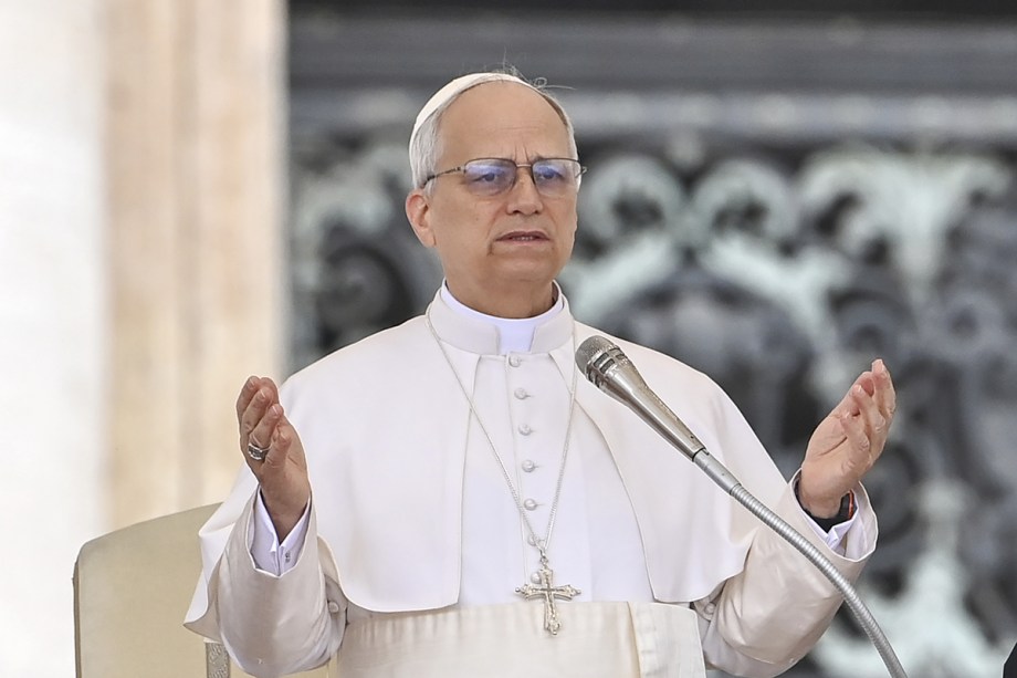 Pope Leo calls for ‘immediate ceasefire’ in Gaza as Israeli warplanes strike Catholic church – Middle East Monitor