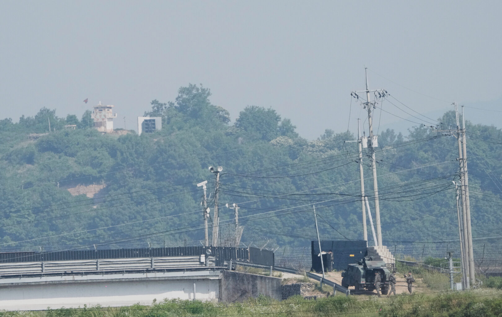 North Korean man crosses heavily fortified DMZ border to South Korea | Kim Jong Un News