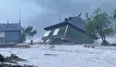 Flash floods in Romania kill at least 3 people and force hundreds of evacuations
