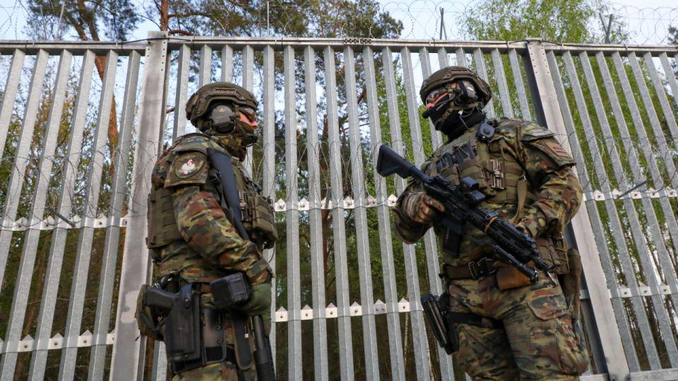 Polish soldier on Belarusian border hurt in confrontation with illegal migrants