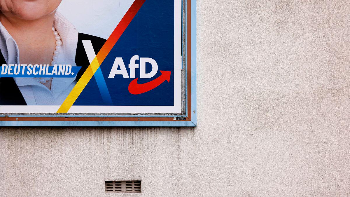 Rechtsextreme auf Volksparteiniveau? In manchen Teilen Deutschlands ist das längst Realität. Eine Studie kommt nun zu dem Schluss: Wo der Weg zum Arzt weit ist und das Internet mies, profitiert oft die AfD.