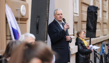Za začetek referenduma o evtanaziji zbrali več kot 15 tisoč podpisov! Tole sporoča Aleš Primc ...