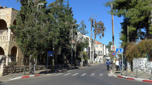Real estate mogul negotiates with Jerusalem tenants over Orthodox Church grounds