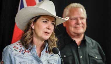 Danielle Smith faces criticism, anger at Edmonton town hall