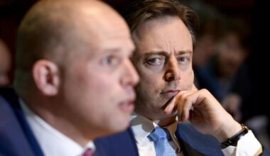 Verontwaardiging in Wallonië omdat De Wever en Francken “Vive la Belgique” weigeren te zeggen: “Ik ga me niet belachelijk maken”