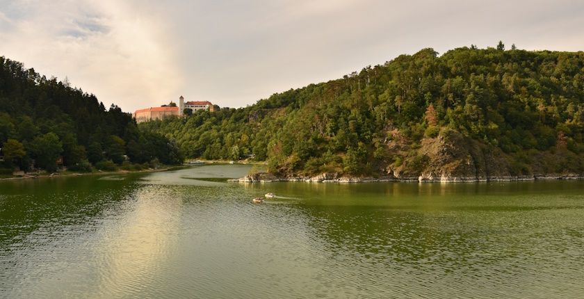 Bulgarian firm to install pilot hydropower plant on pontoon on Danube