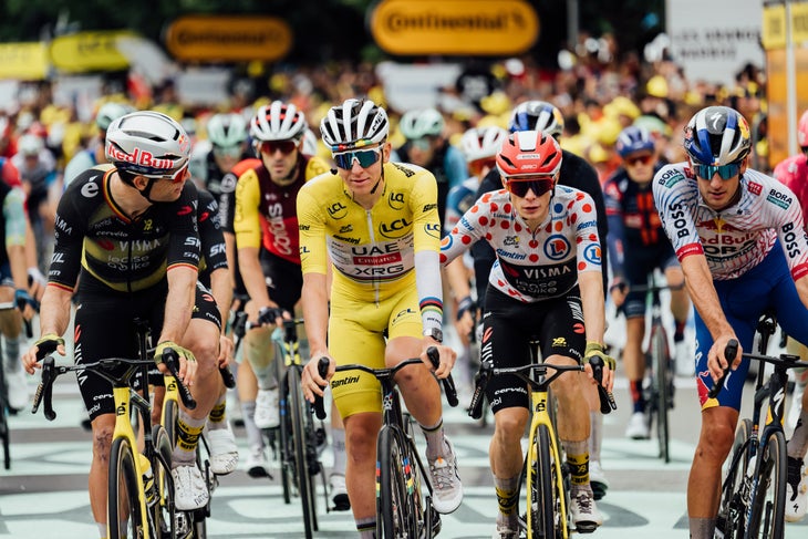 Vingegaard congratulated Pogačar at the end of the penultimate stage (Photo: Chris Auld)