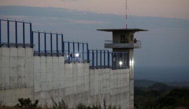 Texas judge tosses case against migrant sent to El Salvador