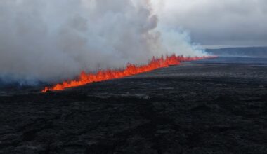 Lava spews from 2.4km fissure in volcanic eruption on Iceland’s Reykjanes Peninsula