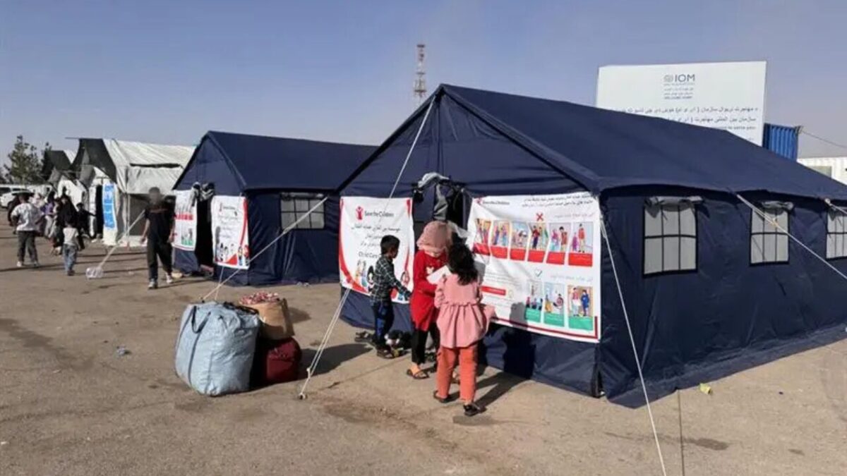 Iran to resume conditional enrollment of Afghan refugee students in public schools