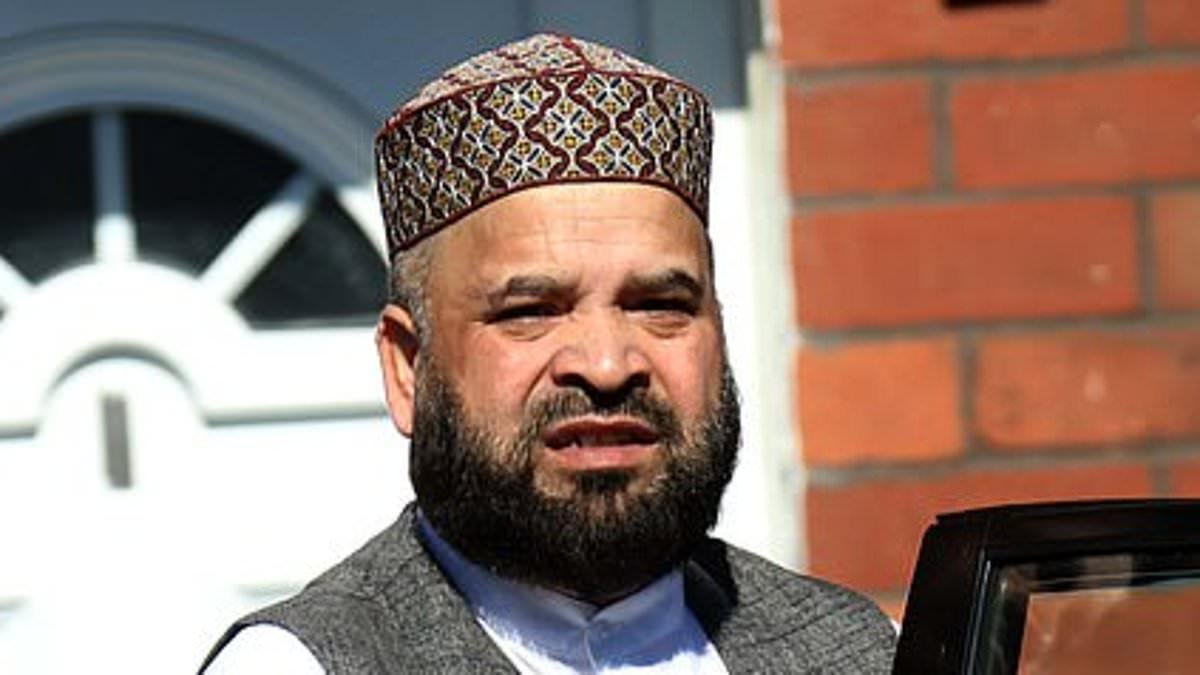 Rochdale grooming gang ringleaders 'to finally be deported' to Pakistan