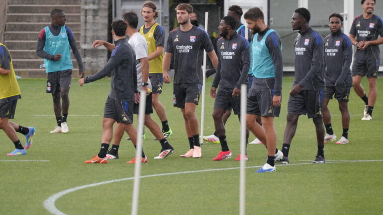 Les joueurs de l'OL à l'entraînement
