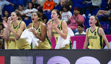 Australia's Gems edge out France in thriller