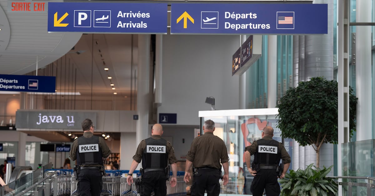 Bomb threats at Canadian airports: Flights may be delayed