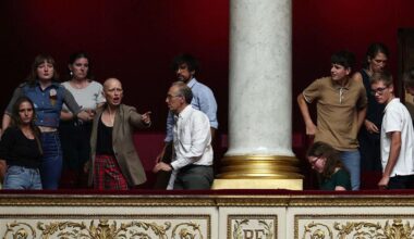 « Vous êtes les alliés du cancer ! » : à l’Assemblée, une femme s’emporte après l’adoption de la loi Duplomb