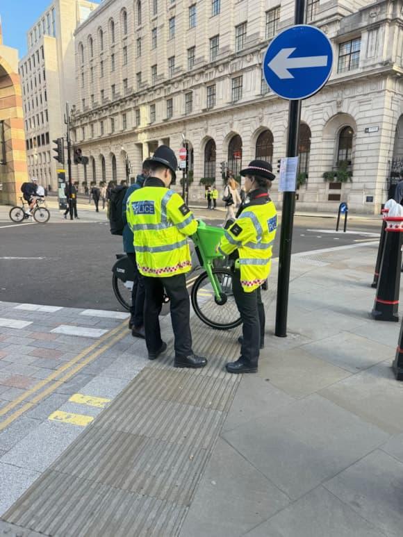 City cyclists 10 times more likely than motorists to be fined for jumping red lights