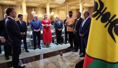 Nouvelle-Calédonie : indépendantistes et non-indépendantistes signent un accord à l’issue de dix jours de tractations