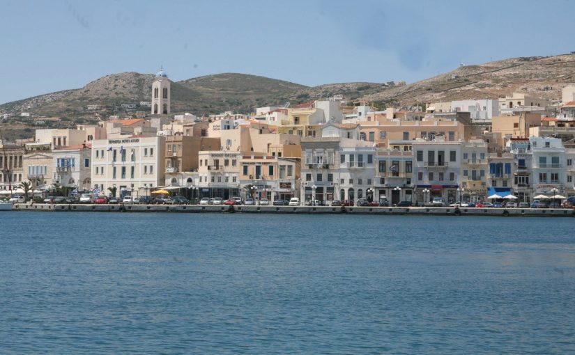 Το λιμάνι της Ερμούπολης στη Σύρο. Φωτογραφία: ΧΡΗΣΤΟΣ ΜΠΟΝΗΣ/ΕΥΡΩΚΙΝΗΣΗ ERMOYPOLIS-SYROS
