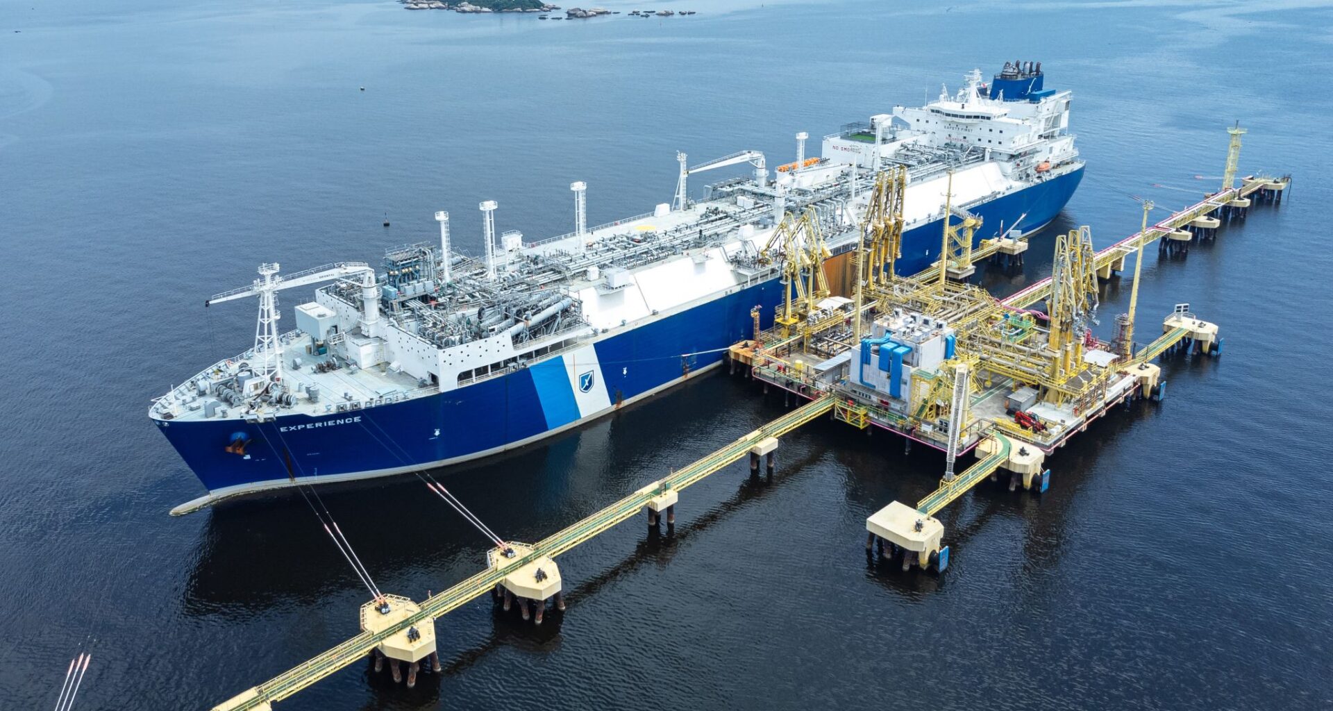 Excelerate to install reliquefaction unit on Brazilian FSRU