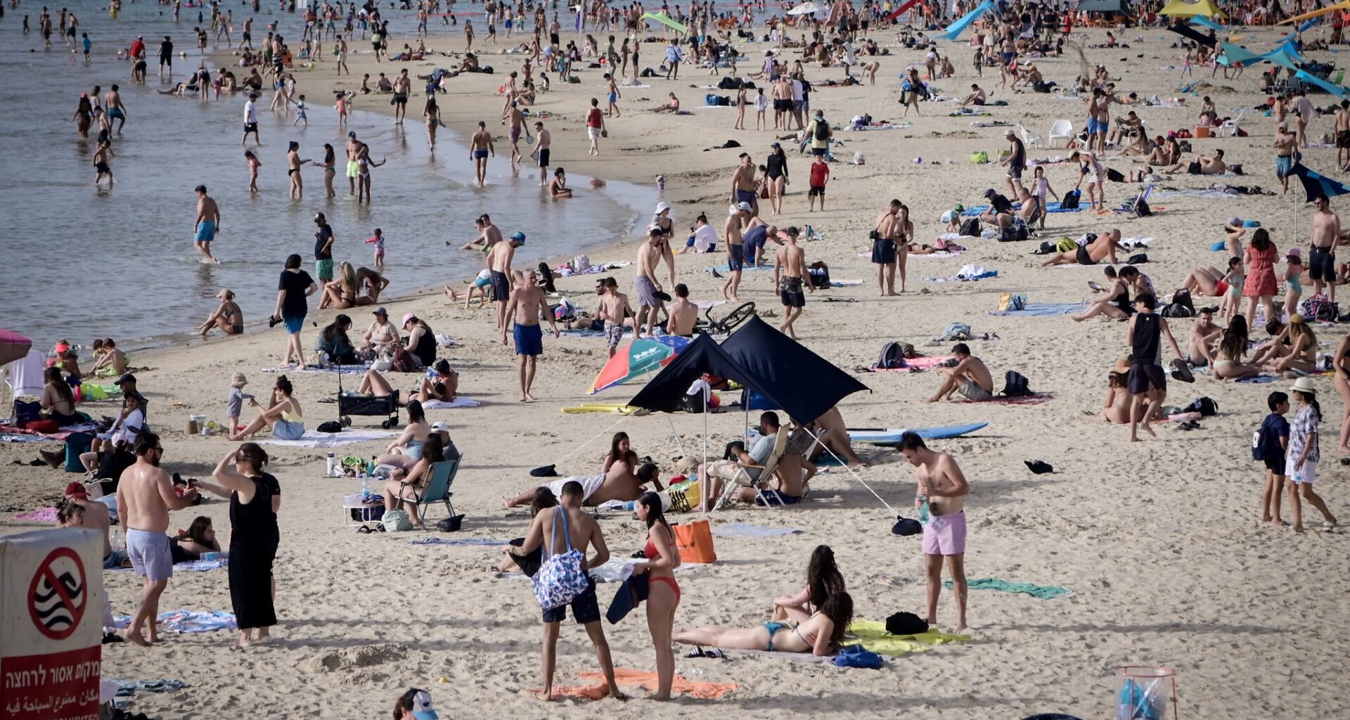 Turkish embassy staffer nabbed photographing girls in Tel Aviv beach locker room