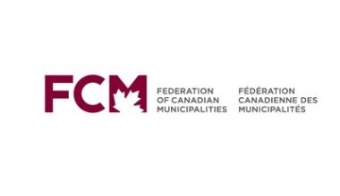 The Federation of Canadian Municipalities is the national voice of municipal governments, with more than 2,000 members representing more than 92 percent of the Canadian population. (CNW Group/Federation of Canadian Municipalities (FCM))