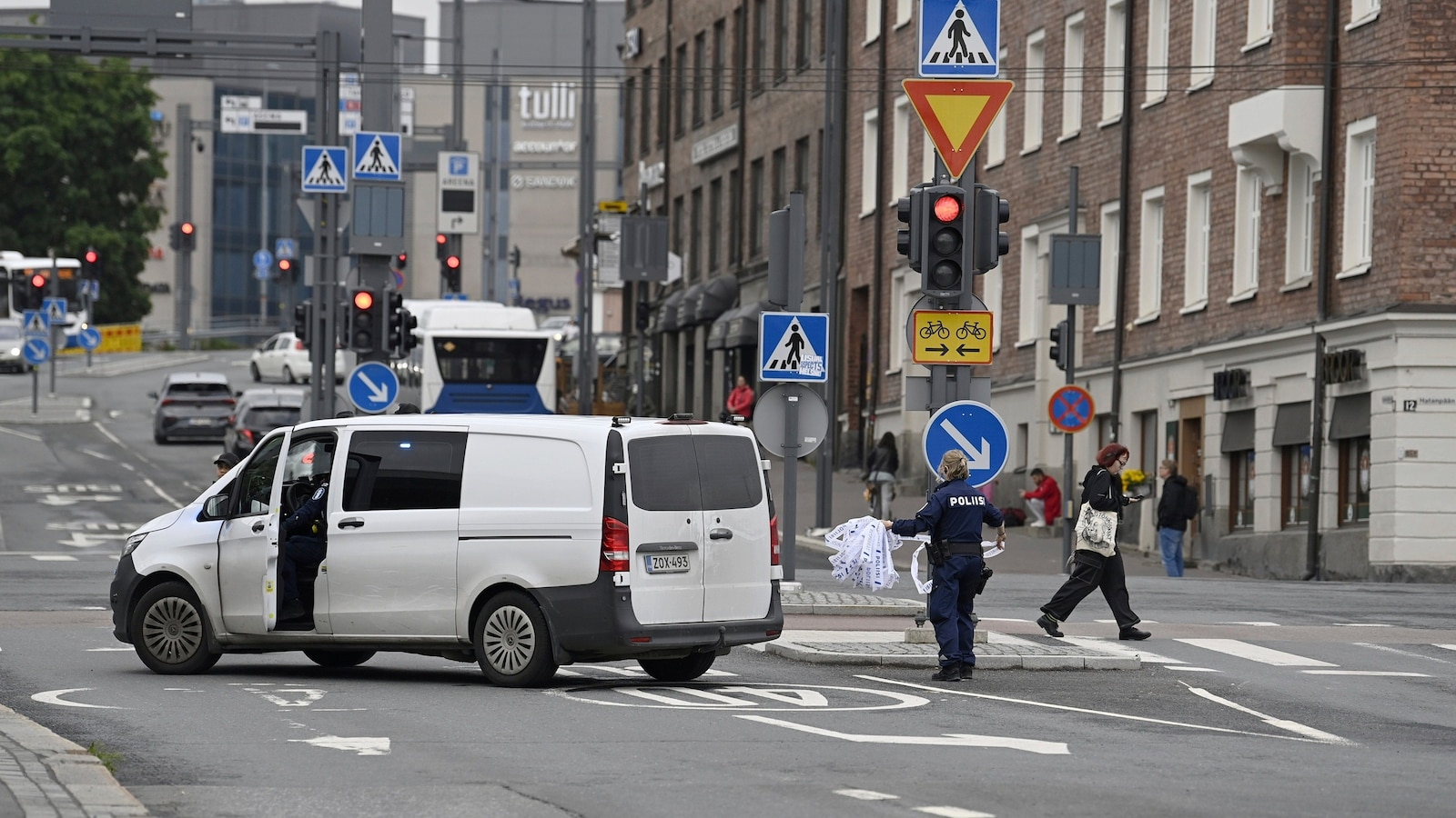 Stabbing that wounded 4 people at mall in Finland not terror or racist attack: Police