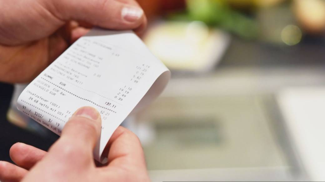 Click to play video: 'Canada’s inflation rate climbs to 1.9%'
