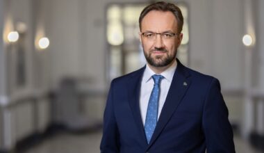 Joint EU debt for defense is the way to go, says Lithuanian central bank chief – POLITICO